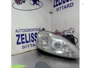 Used Headlight, right Opel Corsa C (F08/68) 1.0 12V Price € 47,25 Margin scheme offered by Zelissen V.O.F. autodemontage