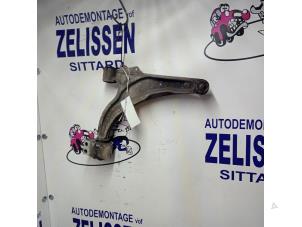 Usagé Bras de suspension avant gauche Opel Astra J (PC6/PD6/PE6/PF6) 1.6 16V Prix € 52,50 Règlement à la marge proposé par Zelissen V.O.F. autodemontage