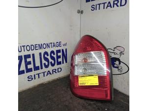 Używane Tylne swiatlo pozycyjne lewe Opel Zafira (F75) 1.8 16V Cena € 21,00 Procedura marży oferowane przez Zelissen V.O.F. autodemontage