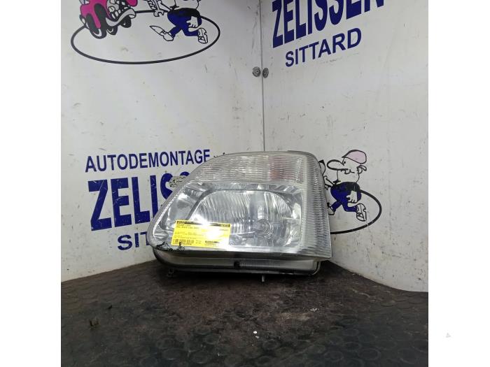 Używane Reflektor lewy Opel Agila (A) 1.2 16V Cena € 31,50 Procedura marży oferowane przez Zelissen V.O.F. autodemontage