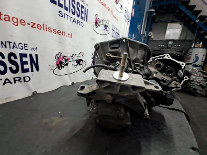 Gearbox from a Fiat Doblo Cargo (223) 1.9 D 2003