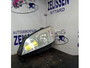 Usagé Optique avant principal gauche Opel Zafira (F75) 1.8 16V Prix € 42,00 Règlement à la marge proposé par Zelissen V.O.F. autodemontage