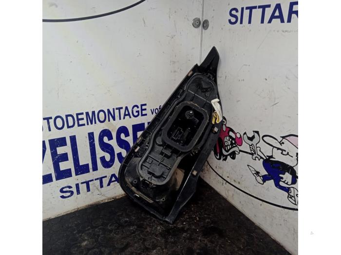 Baklykta, höger från en Volkswagen Up! (121) 1.0 12V 75 2012