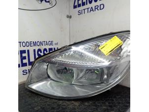 Used Headlight, left Renault Scénic II (JM) 1.6 16V Price € 47,25 Margin scheme offered by Zelissen V.O.F. autodemontage