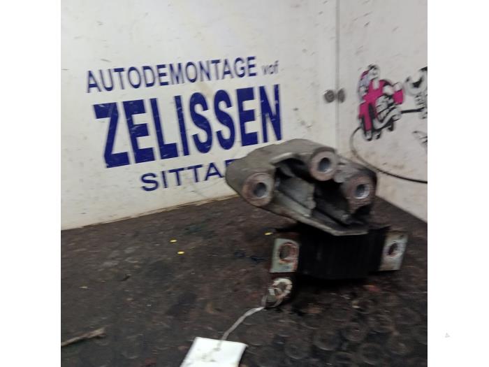 Used Engine mount Fiat Ducato (250) 2.2 D 100 Multijet Euro 4 Price € 36,75 Margin scheme offered by Zelissen V.O.F. autodemontage
