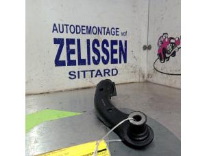 Usagé Bras de suspension avant gauche Nissan Note (E11) 1.6 16V Prix € 31,50 Règlement à la marge proposé par Zelissen V.O.F. autodemontage