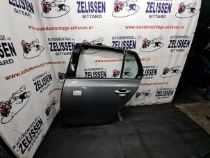 Używane Drzwi lewe tylne wersja 4-drzwiowa Volkswagen Golf VI (5K1) 1.4 TSI 122 16V Cena € 183,75 Procedura marży oferowane przez Zelissen V.O.F. autodemontage