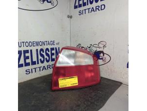 Usagé Feu arrière droit Audi A4 (B6) 2.0 20V Prix € 36,75 Règlement à la marge proposé par Zelissen V.O.F. autodemontage