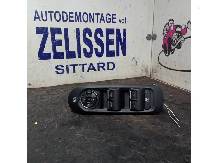 Usados Interruptor de ventanilla eléctrica Ford Mondeo IV Wagon 2.0 16V Flexifuel Precio € 42,00 Norma de margen ofrecido por Zelissen V.O.F. autodemontage