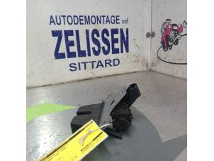 Used Tailgate lock mechanism Ford Mondeo IV Wagon 2.0 16V Flexifuel Price € 26,25 Margin scheme offered by Zelissen V.O.F. autodemontage