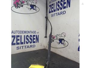 Usagé Bras essuie-glace avant Citroen Jumper (U5/ZB) 2.0 HDi Prix € 15,75 Règlement à la marge proposé par Zelissen V.O.F. autodemontage