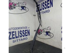 Usagé Bras essuie-glace avant Citroen Jumper (U5/ZB) 2.0 HDi Prix € 15,75 Règlement à la marge proposé par Zelissen V.O.F. autodemontage