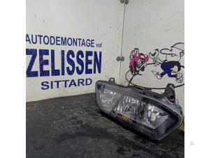 Używane Swiatlo przeciwmgielne lewy przód Volkswagen Polo V (6R) 1.2 TSI 16V BlueMotion Technology Cena € 36,75 Procedura marży oferowane przez Zelissen V.O.F. autodemontage