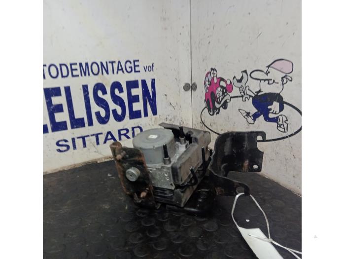 Begagnade ABS-pump Peugeot 208 I (CA/CC/CK/CL) 1.2 12V e-THP PureTech 110 Pris € 105,00 Marginaltabell erbjuds av Zelissen V.O.F. autodemontage