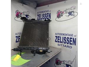 Usagé Radiateur Chevrolet Spark (M300) 1.0 16V Bifuel Prix € 42,00 Règlement à la marge proposé par Zelissen V.O.F. autodemontage