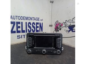 Usagé Radio/Lecteur CD Volkswagen Transporter Prix € 446,25 Règlement à la marge proposé par Zelissen V.O.F. autodemontage