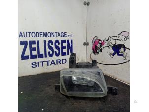 Usagé Optique avant secondaire gauche Mazda Demio (DW) 1.5 16V Prix € 10,50 Règlement à la marge proposé par Zelissen V.O.F. autodemontage