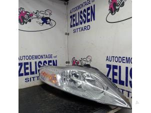 Used Headlight, right Ford Mondeo IV Wagon 2.0 16V Flexifuel Price € 204,75 Margin scheme offered by Zelissen V.O.F. autodemontage