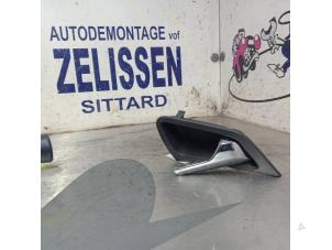 Usados Manija de puerta de 2 puertas derecha Mercedes W202 Precio € 21,00 Norma de margen ofrecido por Zelissen V.O.F. autodemontage