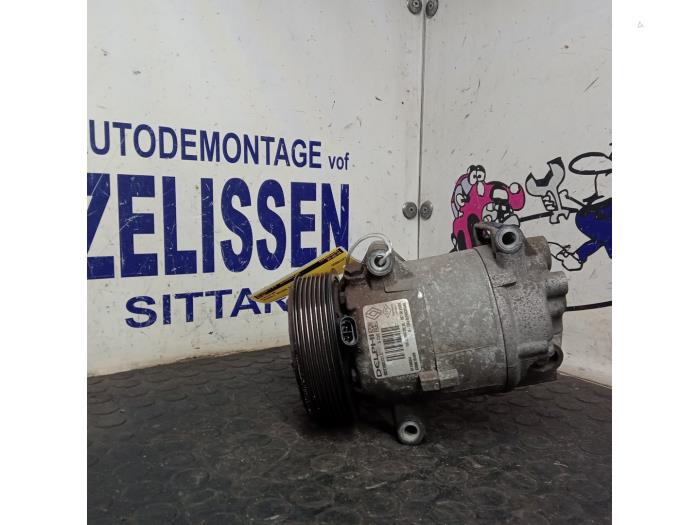 Usagé Pompe clim Renault Scénic II (JM) 1.6 16V Prix € 141,75 Règlement à la marge proposé par Zelissen V.O.F. autodemontage