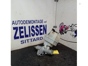 Usagé Cylindre de frein principal BMW X3 (E83) 2.0d 16V Prix € 36,75 Règlement à la marge proposé par Zelissen V.O.F. autodemontage