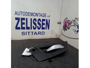 Usagé Poignée portière 4portes arrière droite BMW X3 (E83) 2.0d 16V Prix € 21,00 Règlement à la marge proposé par Zelissen V.O.F. autodemontage