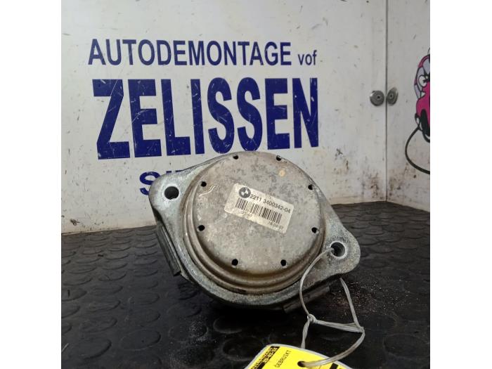 Usagé Support moteur BMW X3 (E83) 2.0d 16V Prix € 31,50 Règlement à la marge proposé par Zelissen V.O.F. autodemontage