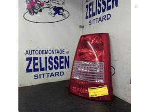Usagé Feu arrière secondaire droit Kia Picanto (BA) 1.0 12V Prix € 36,75 Règlement à la marge proposé par Zelissen V.O.F. autodemontage