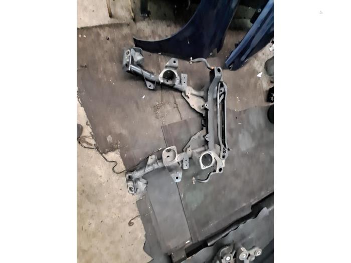 Used Subframe BMW X3 (E83) 2.0d 16V Price € 183,75 Margin scheme offered by Zelissen V.O.F. autodemontage