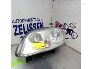 Gebrauchte Scheinwerfer links Volkswagen Caddy III (2KA,2KH,2CA,2CH) 2.0 SDI Preis € 47,25 Margenregelung angeboten von Zelissen V.O.F. autodemontage