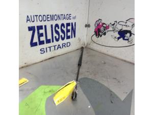 Gebrauchte Gasdämpfer links hinten Ford Fiesta 4 1.3i Preis € 10,50 Margenregelung angeboten von Zelissen V.O.F. autodemontage