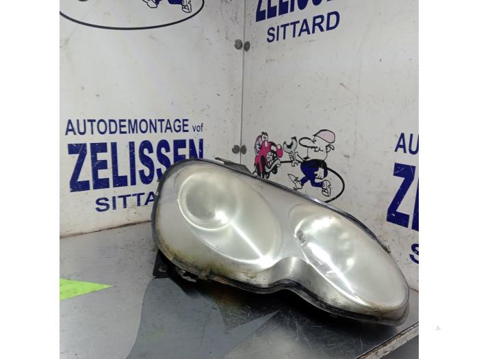 Używane Reflektor prawy Smart Forfour (454) 1.1 12V Cena € 63,00 Procedura marży oferowane przez Zelissen V.O.F. autodemontage