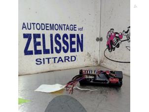 Używane Skrzynka bezpieczników Mercedes CLK (W208) 2.0 200 16V Cena € 36,75 Procedura marży oferowane przez Zelissen V.O.F. autodemontage