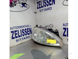 Used Headlight, right Opel Corsa C (F08/68) 1.0 12V Price € 21,00 Margin scheme offered by Zelissen V.O.F. autodemontage