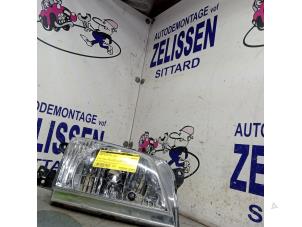 Used Headlight, right Mazda Demio (DW) 1.5 16V Price € 31,50 Margin scheme offered by Zelissen V.O.F. autodemontage
