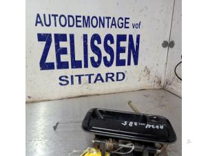 Usagé Poignée portière 4portes avant droite Opel Frontera (6B) 2.2i 16V Prix € 26,25 Règlement à la marge proposé par Zelissen V.O.F. autodemontage
