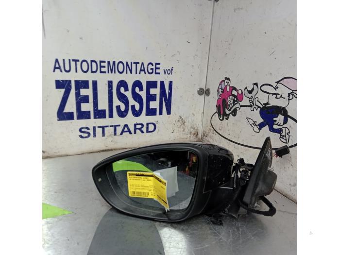 Używane Lusterko zewnetrzne lewe Volkswagen Scirocco (137/13AD) 1.4 TSI 160 16V Cena € 99,75 Procedura marży oferowane przez Zelissen V.O.F. autodemontage