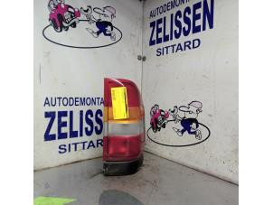 Używane Tylne swiatlo pozycyjne prawe Opel Frontera (6B) 2.2i 16V Cena na żądanie oferowane przez Zelissen V.O.F. autodemontage
