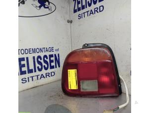 Usagé Feu arrière secondaire gauche Suzuki Baleno (GC/GD) 1.6 16V Prix € 42,00 Règlement à la marge proposé par Zelissen V.O.F. autodemontage