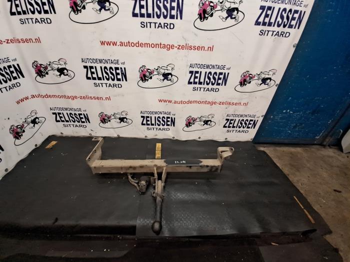 Używane Hak holowniczy Opel Frontera (6B) 2.2i 16V Cena € 131,25 Procedura marży oferowane przez Zelissen V.O.F. autodemontage