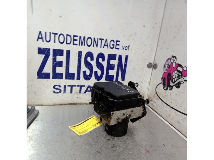 Używane Pompa ABS Mercedes Vito (639.6) 2.2 109 CDI 16V Cena € 257,25 Procedura marży oferowane przez Zelissen V.O.F. autodemontage