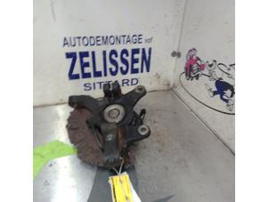 Usagé Moyeu de roue avant Mercedes Vito (639.6) 2.2 109 CDI 16V Prix € 78,75 Règlement à la marge proposé par Zelissen V.O.F. autodemontage