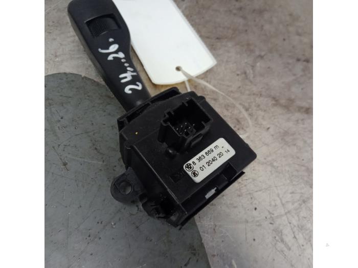 Interruptor de limpiaparabrisas de un BMW X3 (E83) 2.0d 16V 2007