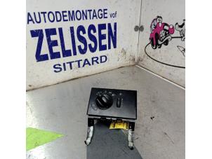 Używane Przelacznik swiatel Mercedes Vito (639.6) 2.2 109 CDI 16V Cena € 78,75 Procedura marży oferowane przez Zelissen V.O.F. autodemontage