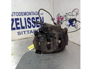 Used Front brake calliper, left Mercedes Vito (639.6) 2.2 109 CDI 16V Price € 63,00 Margin scheme offered by Zelissen V.O.F. autodemontage