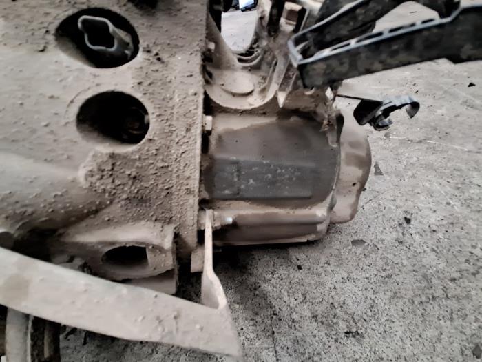 Getriebe van een Fiat Scudo (220Z) 1.9 D 2003