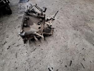 Getriebe van een Fiat Scudo (220Z) 1.9 D 2003