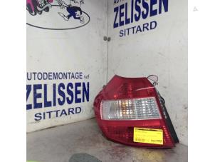 Usados Luz trasera izquierda BMW 1 serie (E87/87N) 118i 16V Precio € 50,82 IVA incluido ofrecido por Zelissen V.O.F. autodemontage
