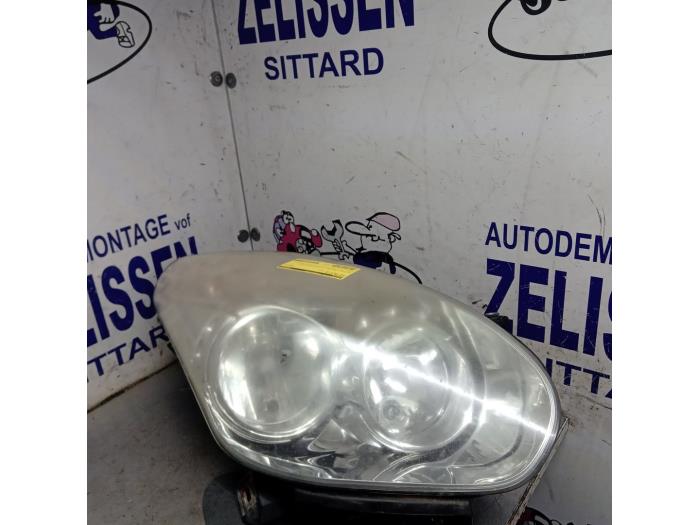 Używane Reflektor prawy Fiat Doblo Cargo (263) 1.3 MJ 16V Euro 4 Cena € 84,00 Procedura marży oferowane przez Zelissen V.O.F. autodemontage