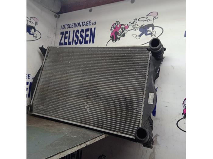 Usagé Radiateur Audi A6 Avant (C6) 2.0 TDI 16V Prix € 36,75 Règlement à la marge proposé par Zelissen V.O.F. autodemontage